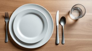découvrez les dimensions idéales d'un set de table pour une disposition optimale des couverts et un repas parfaitement organisé.